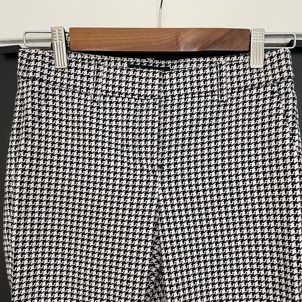 Size 0 Theory pants low rise.